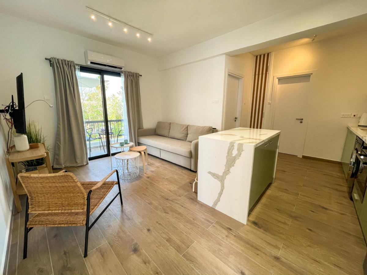 Paloma Living - Luxury Flat Margarita Gardens no.108 - Housity