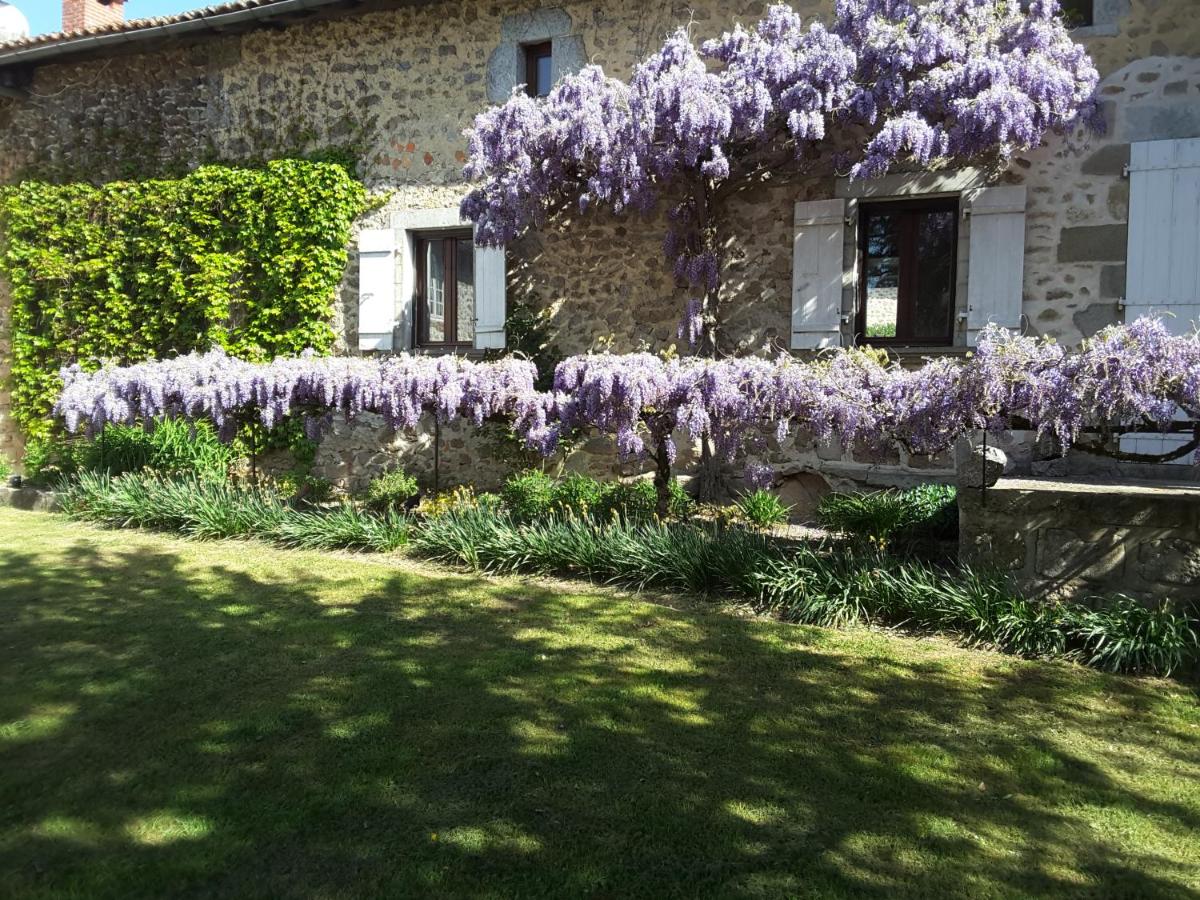 Holiday Gites in Dordogne are two charming, spacious gites offering privacy and tranquillity for that perfect get away holiday - Housity