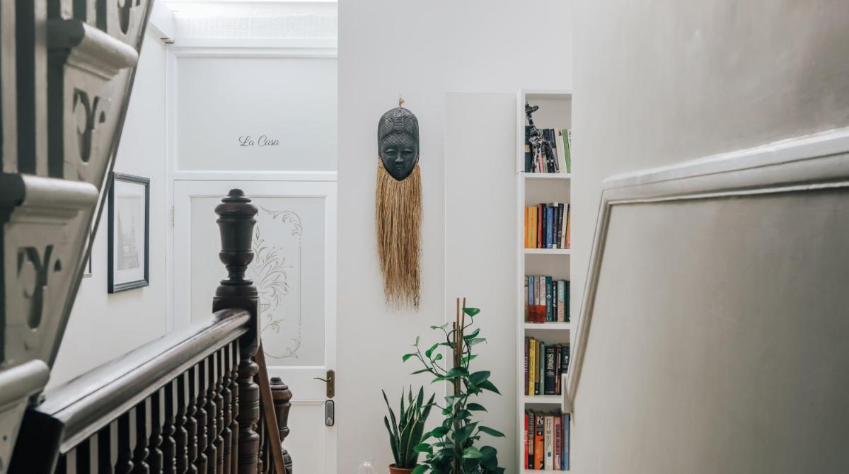 The Loft at 82 Cathedral with Parking - Housity