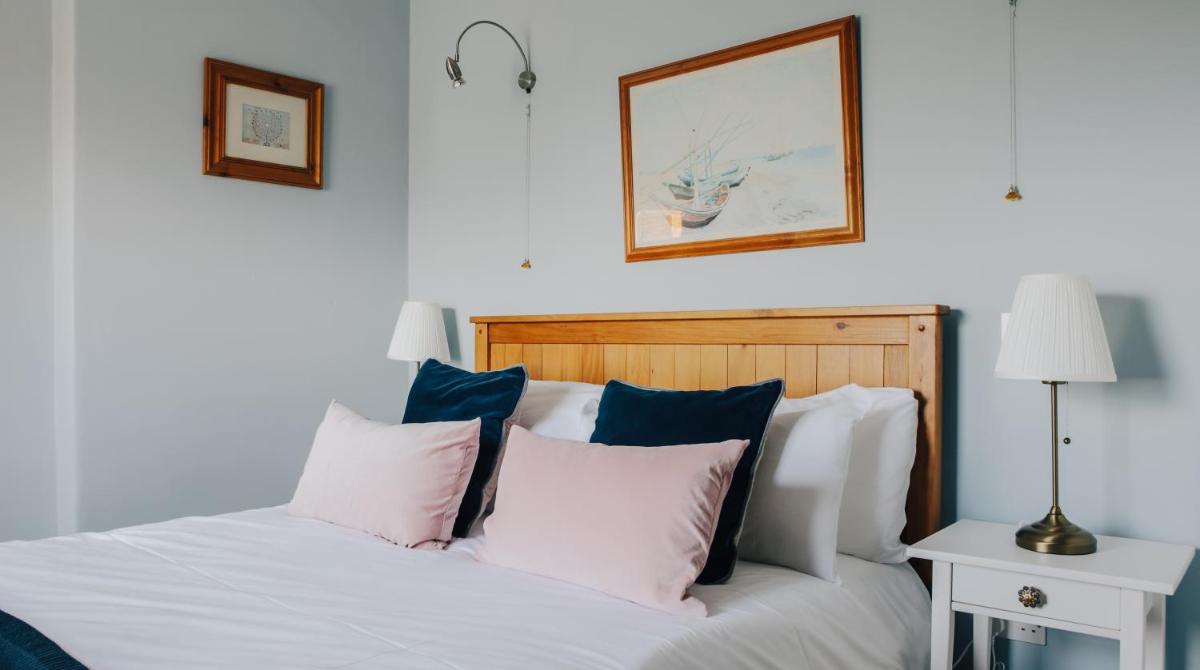 The Loft at 82 Cathedral with Parking - Housity