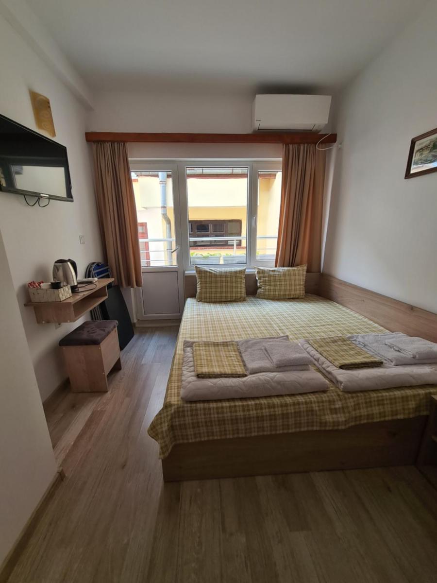 Guest Rooms Kostovi - Housity