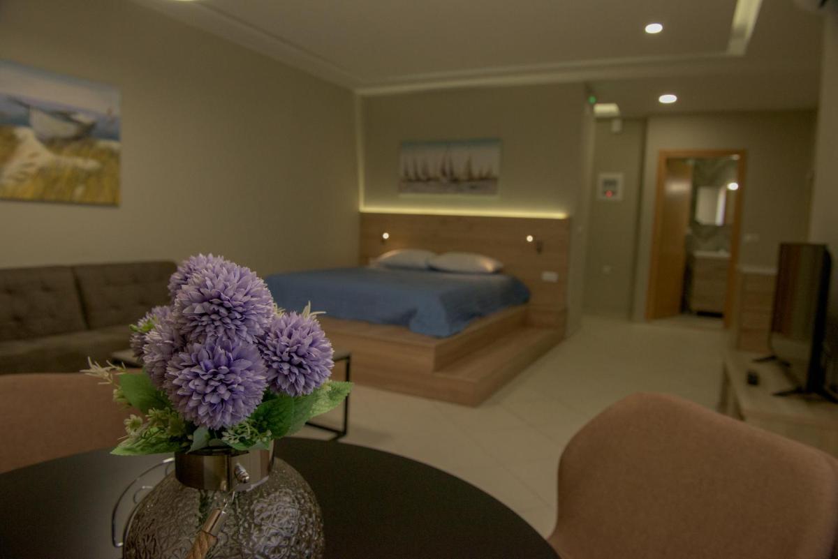 Rafaela Apartments - Housity