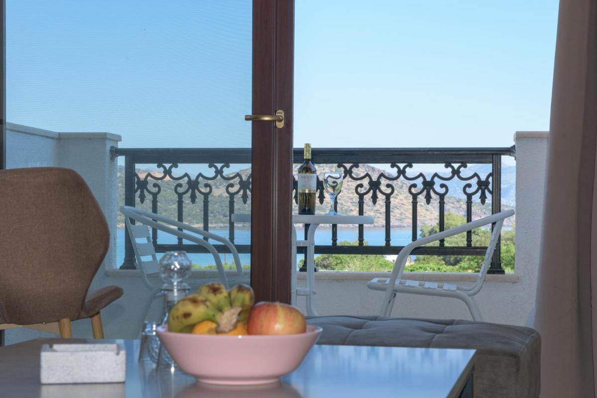 Rafaela Apartments - Housity