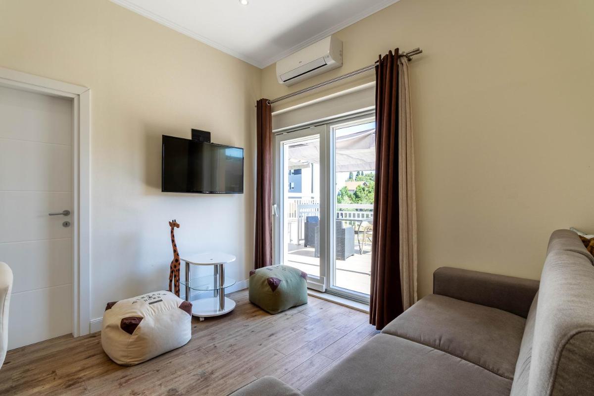 StaySplitBay - Housity