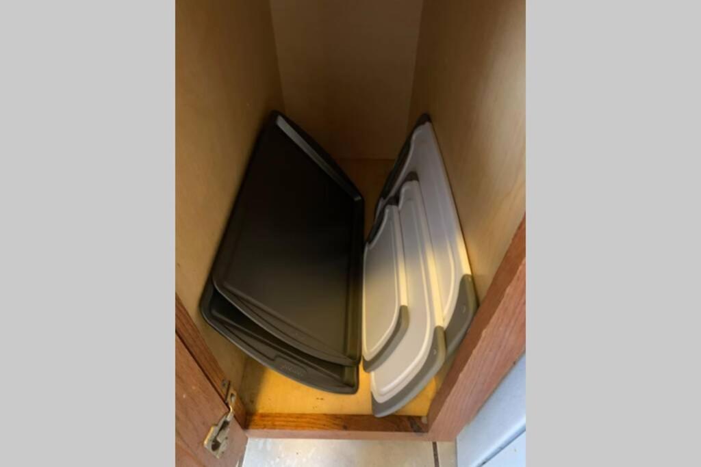 King Bed, Dog Friendly in Denver - Unit 7390 - Housity