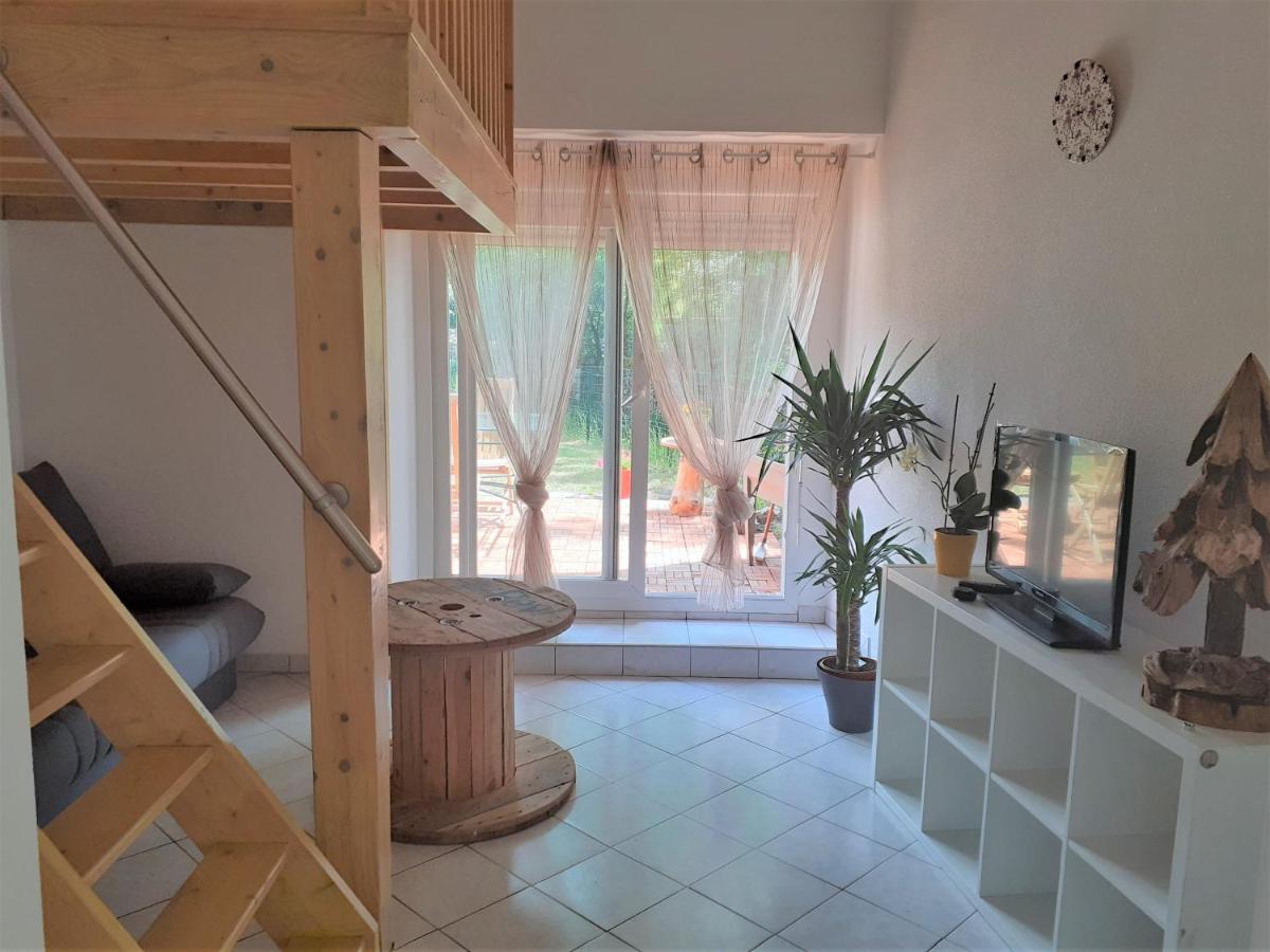 Appartement rez de chaussée avec terrasse et jardin - Housity