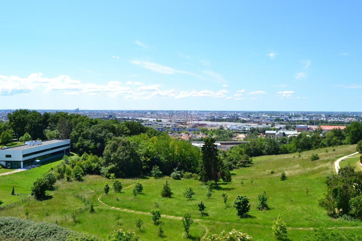 Studio Belle vue Bordeaux - Parking privé - Netflix - Tram A - Housity