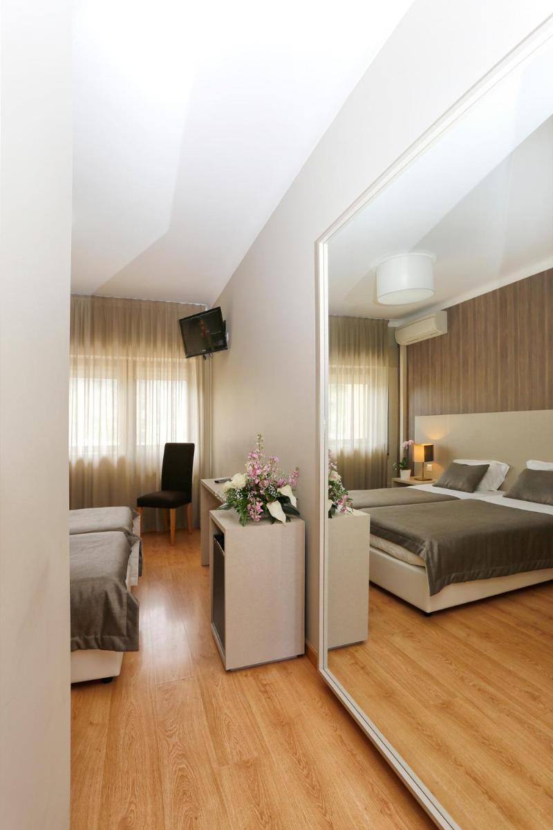 Hotel Douro Inn - Housity