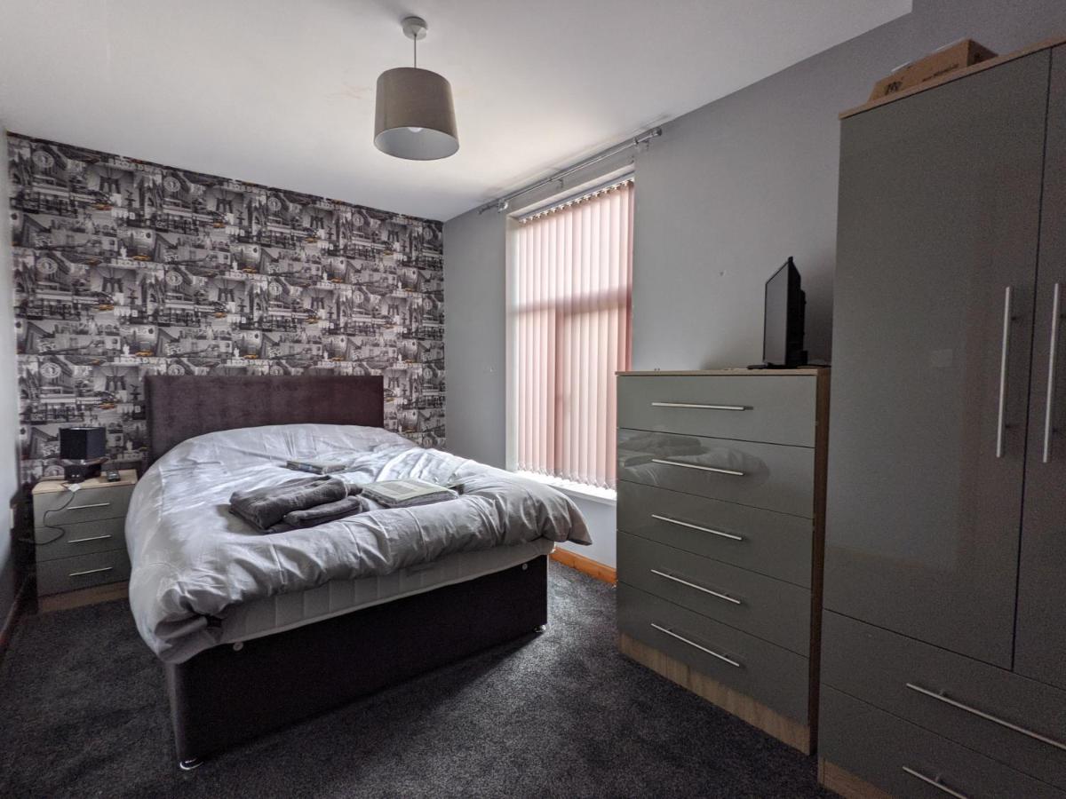 Cheap - Cosy Rooms with TV - Gigabit Broadband - Close to Pendle Hill - Housity