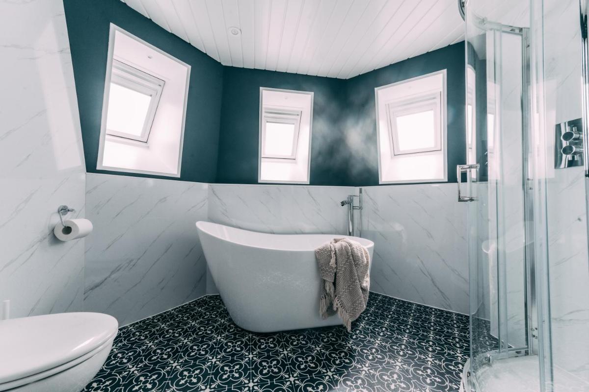 Oceanside Lifestyle Hotel - Housity
