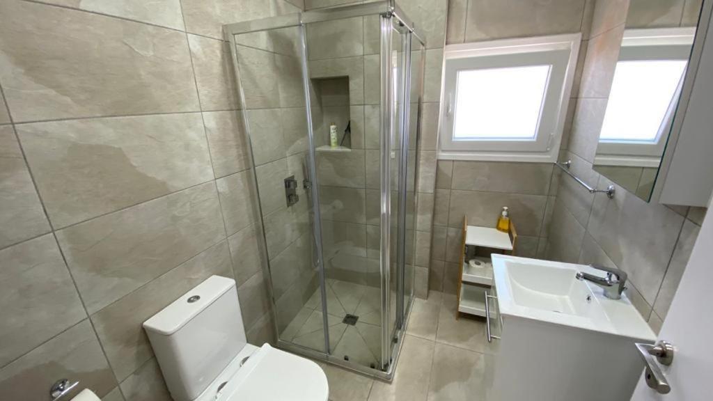 Suitetrails - Franklin's Place, modern 2 bedroom, Sleeps 5