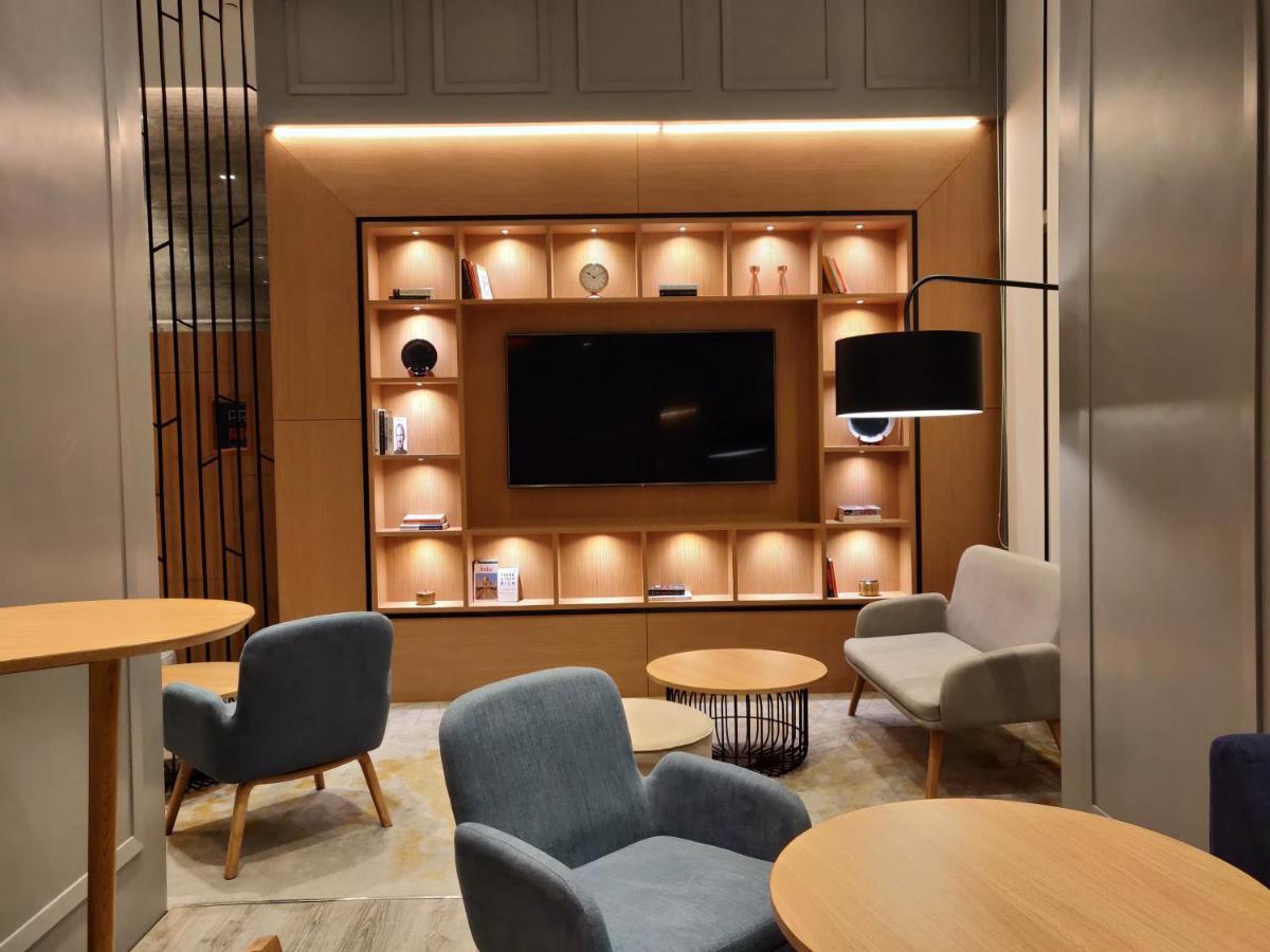 Suitetrails - Holiday Inn Express Gurugram Sector 50, an IHG Hotel