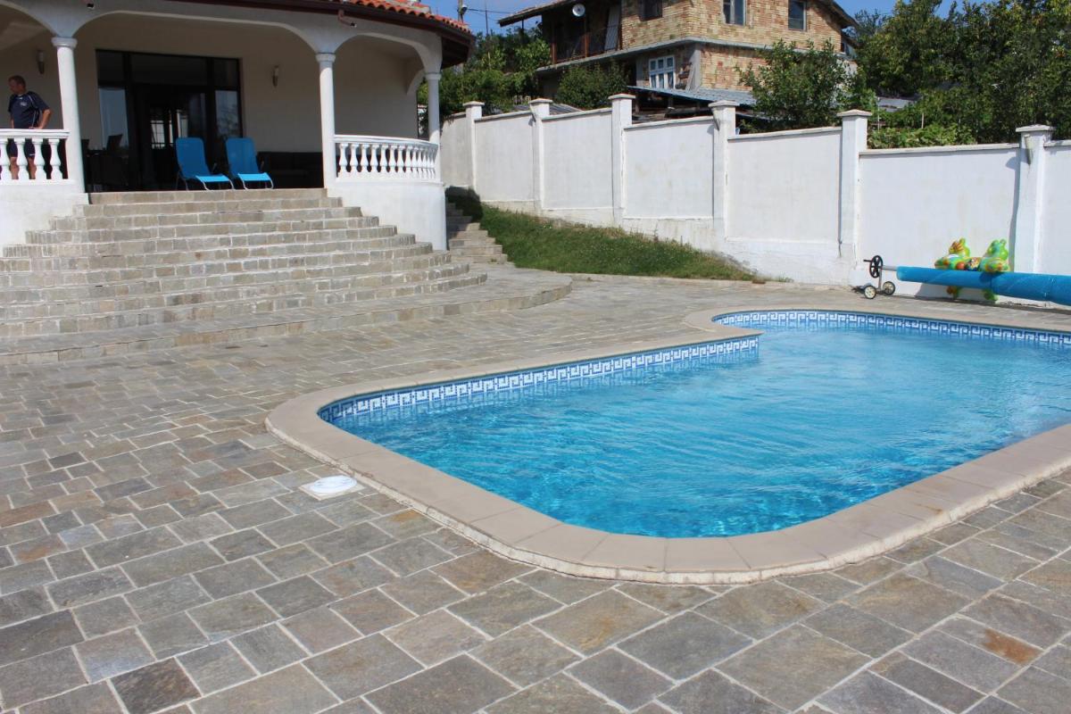 Villa Flemish - Housity