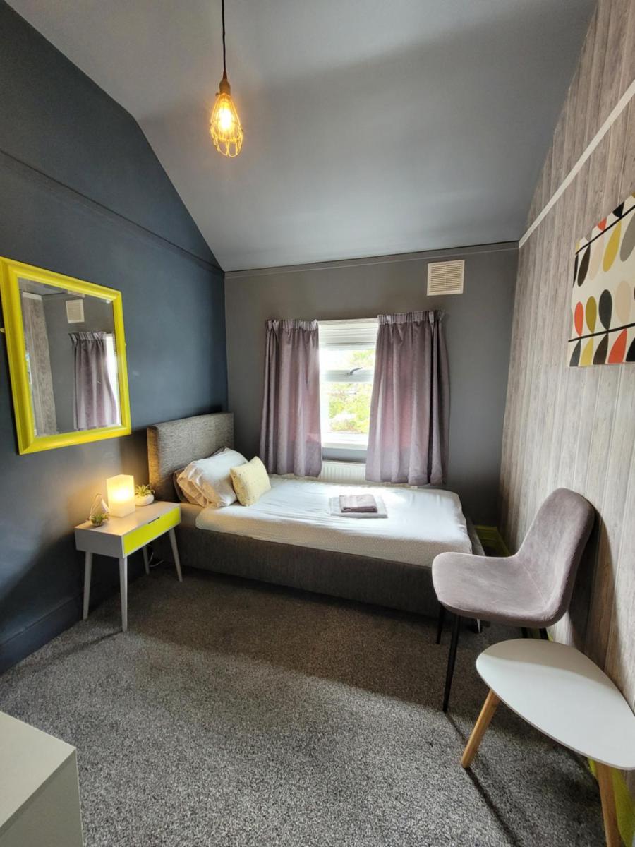 Room@87 - Housity