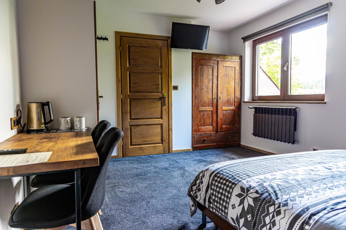 Black Deer - Housity