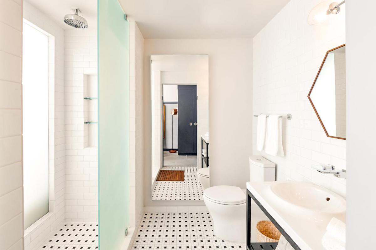 KAYAK Miami Beach - Housity