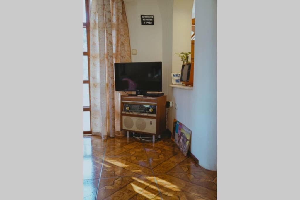 Vila orbita 14 - Housity