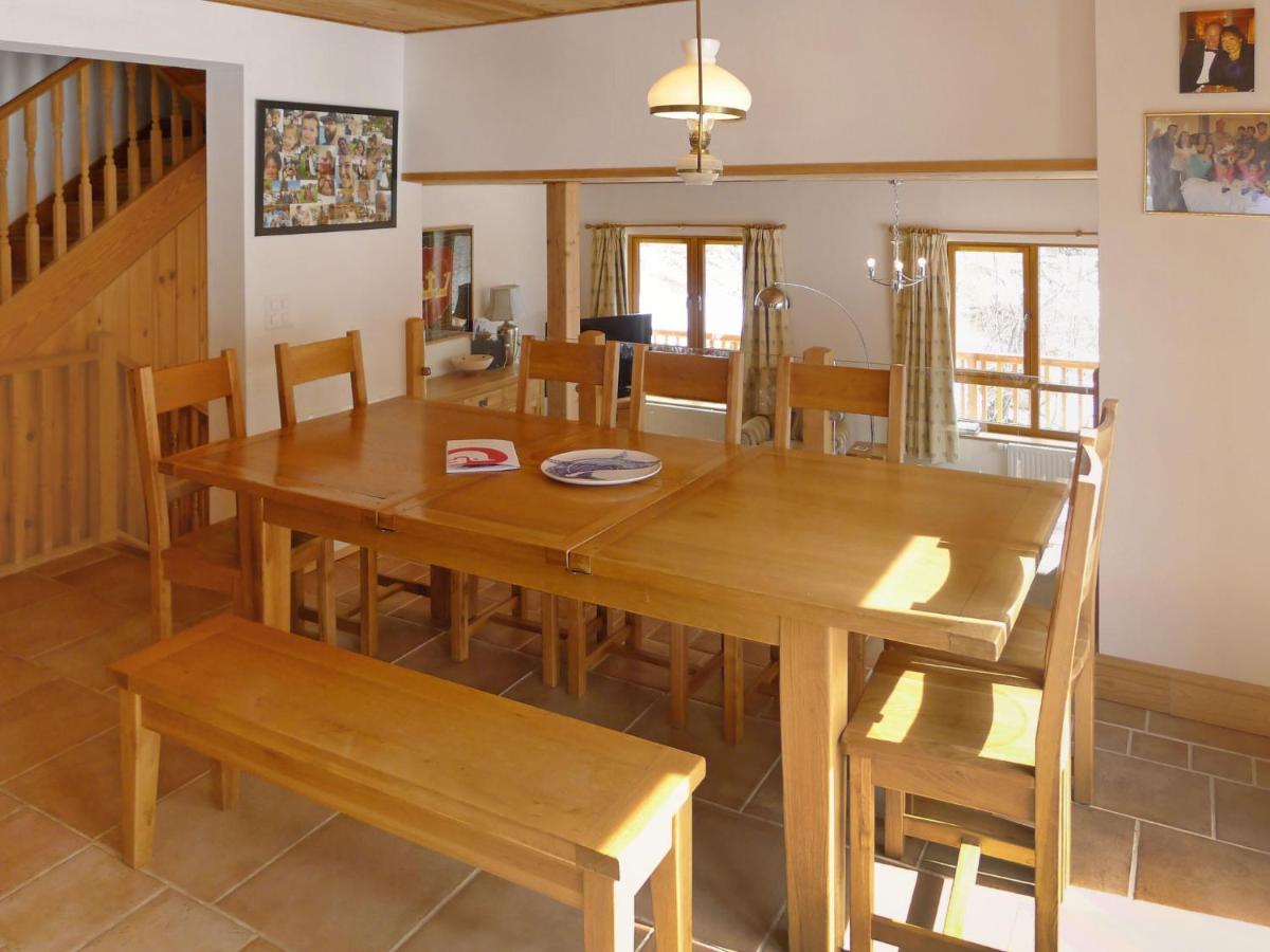 Holiday Home Chalet Eden by Interhome - Housity