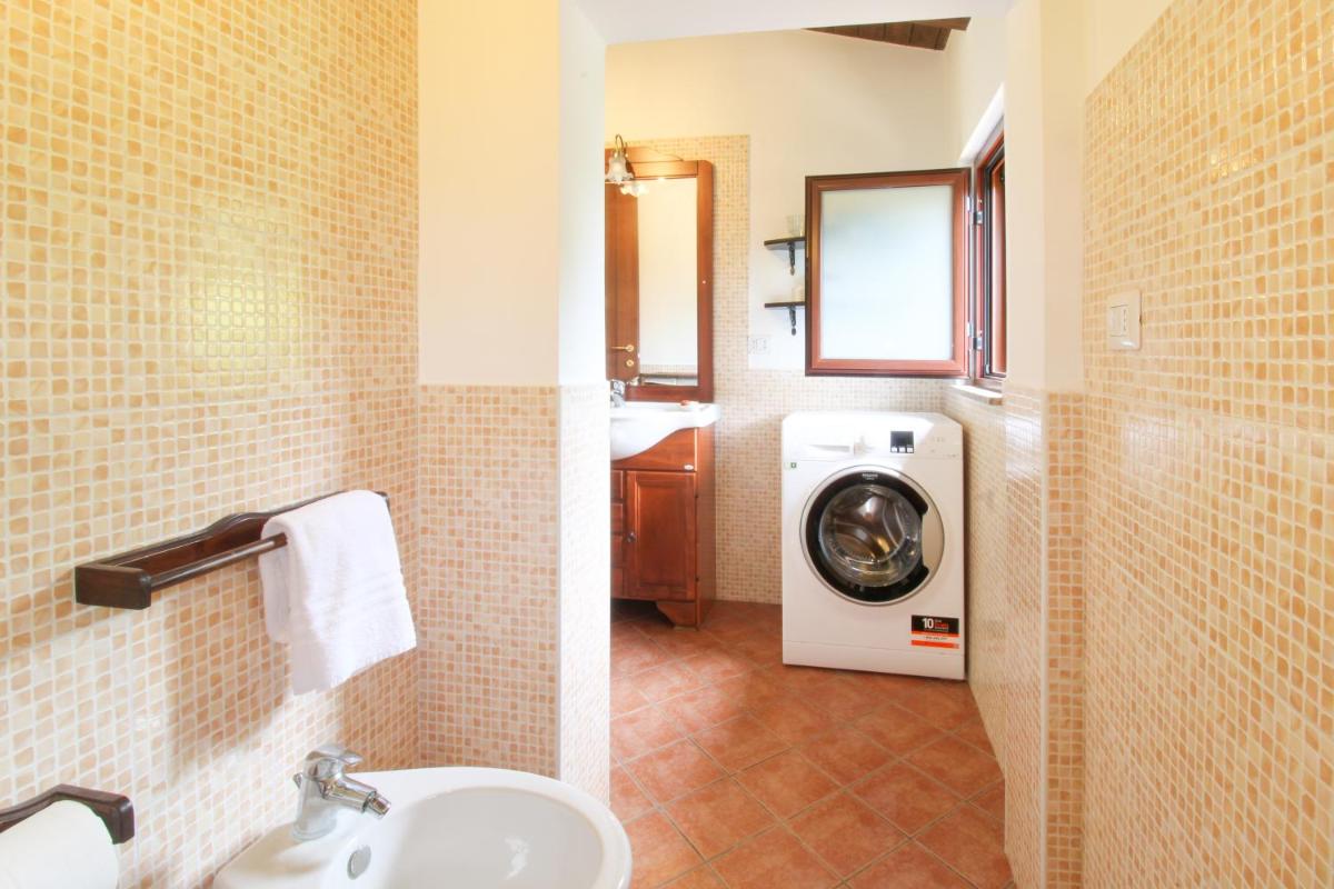 Suitetrails - La Casa di Lina - Capo d'Orlando, casa con ampio giardino