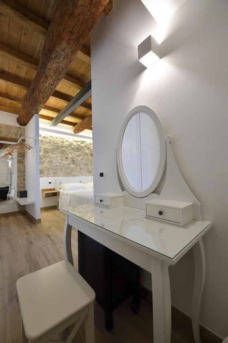 Le Benedettine Affittacamere Relais - Housity