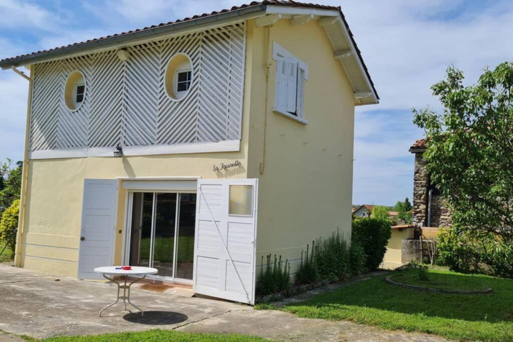La Jaunette, Charmant Fenil avec piscine - Housity