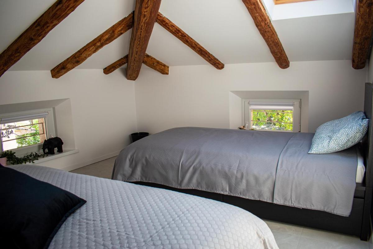 Apartmaji na placu - Housity