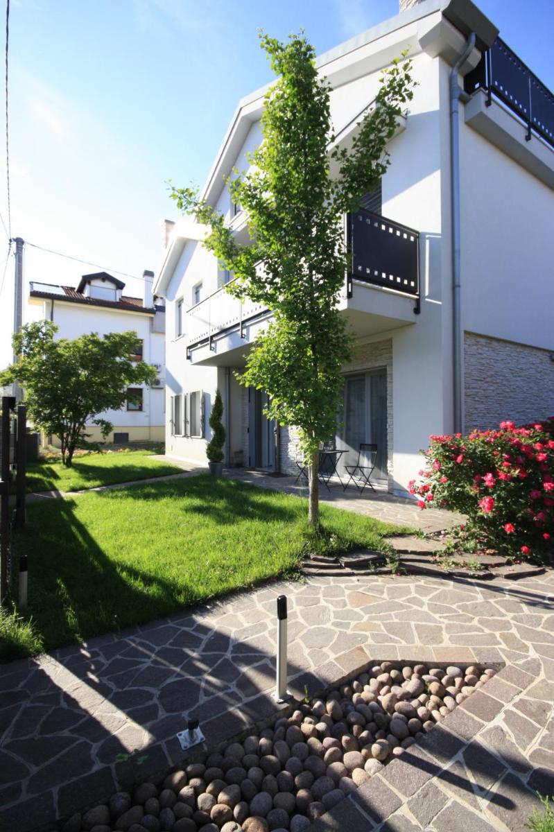 La Lanterna - Housity