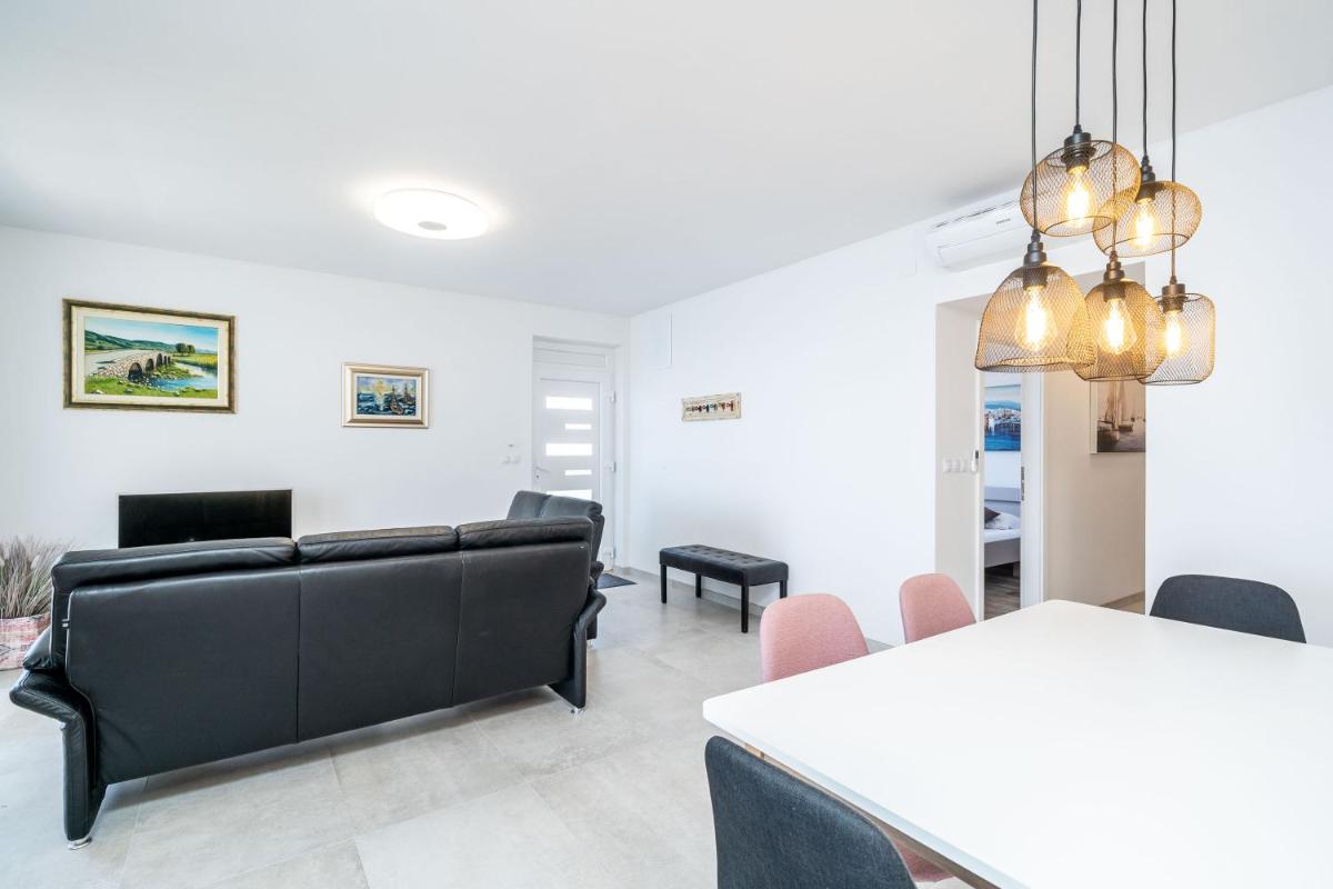 Apartment 56 - Housity