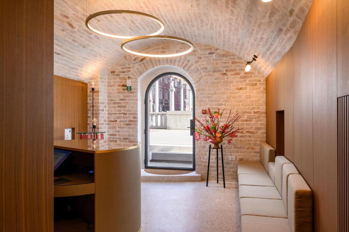 Zlata Ladjica Boutique Hotel - Housity