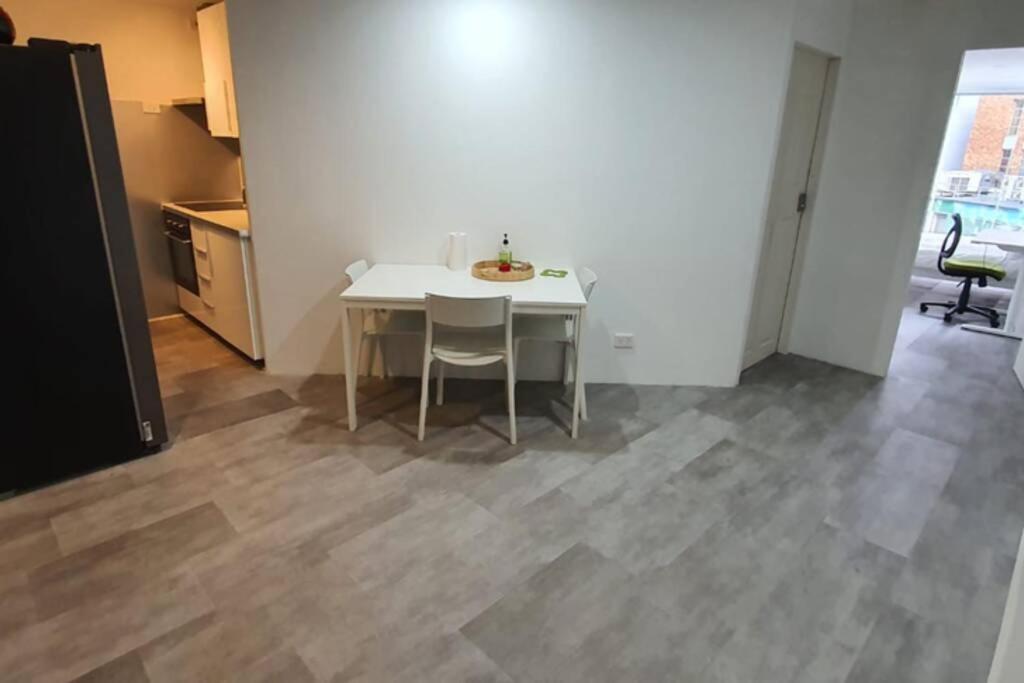 Dana-Spacious Private Room in Shared 2-Bedroom Apartment-1 - Housity