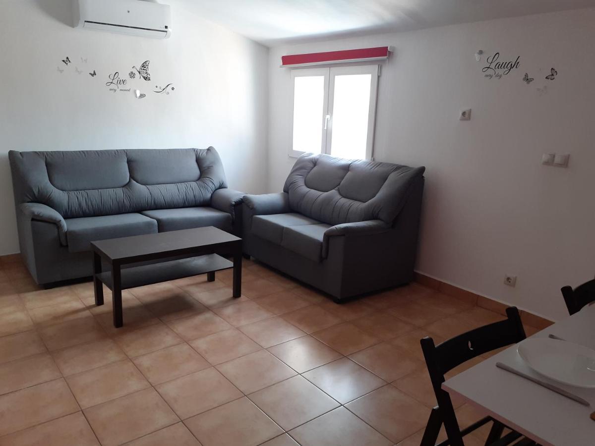 Casa Rural Los Tres Amigos for holidays and business - Housity