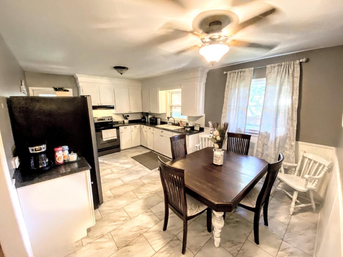 The Hidden Wooded Ranch - Close to LU, Downtown and U of Lynchburg - 3BD-1BA - Housity