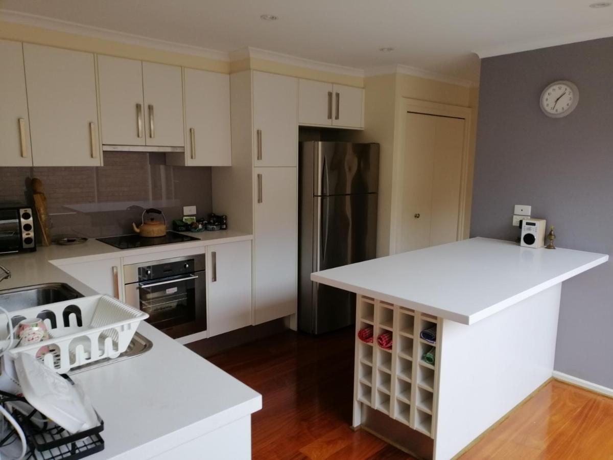 Adelaide Holiday Home - Housity