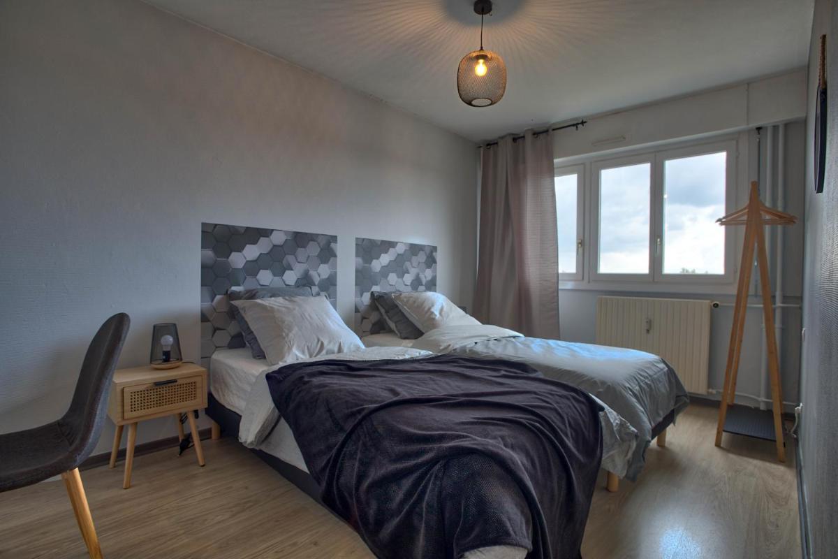 Strasbourg Urban Chic Cathedral View - parking, tram, 8 min city center - Housity