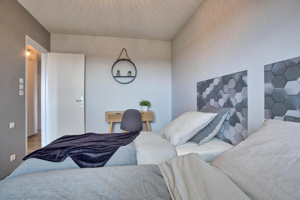 Strasbourg Urban Chic Cathedral View - parking, tram, 8 min city center - Housity