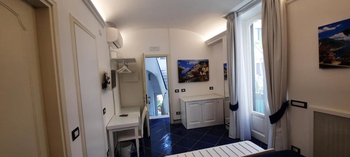 Suitetrails - Amalfi Holiday House Rooms & Apartments