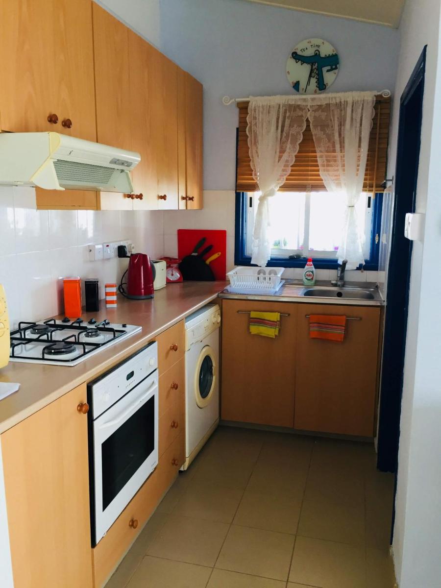Artist Cottage in Dromolaxia - Housity