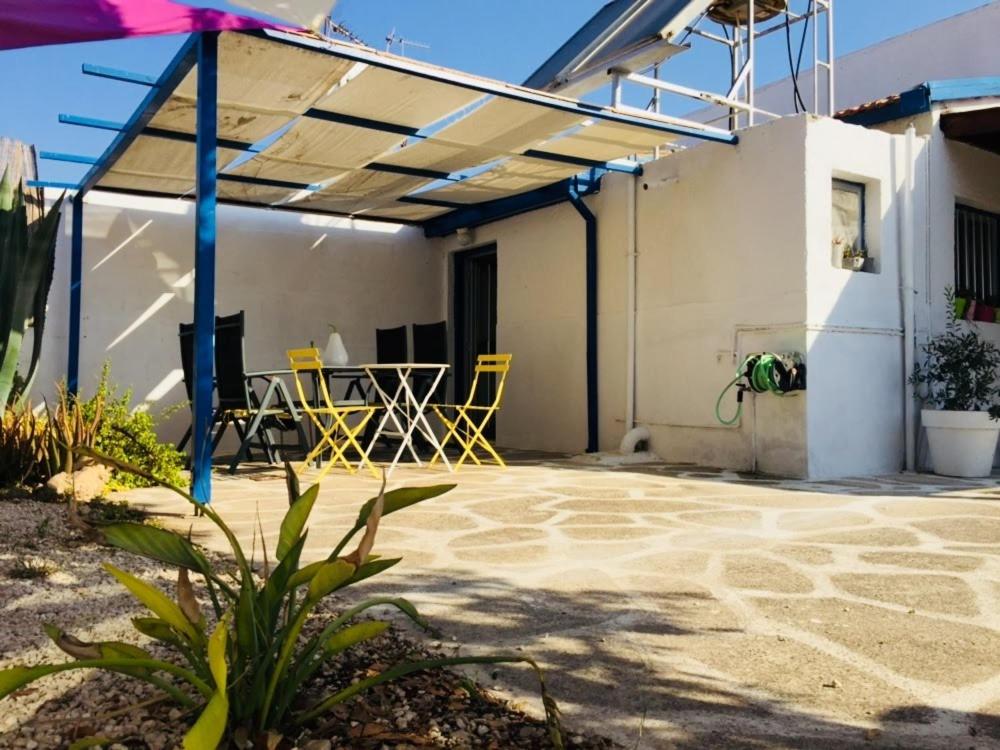 Artist Cottage in Dromolaxia - Housity