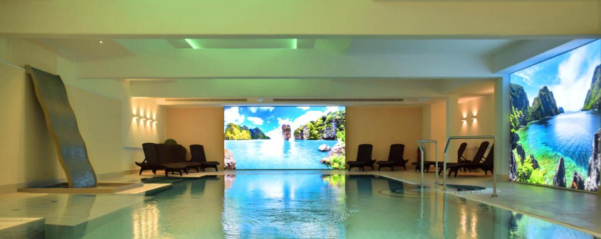 COURT HOTEL - Housity