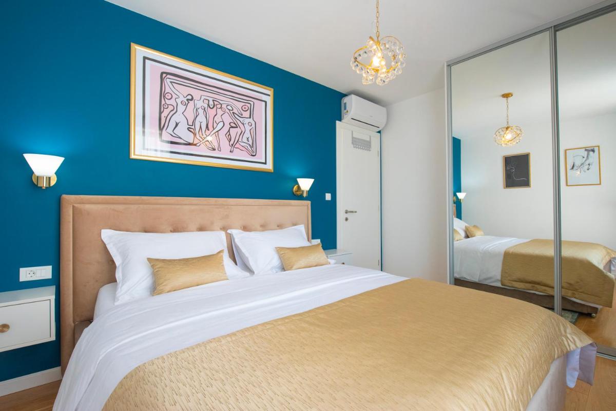 Sunny Bo Villa with a heated pool and rooftop jacuzzi - Housity