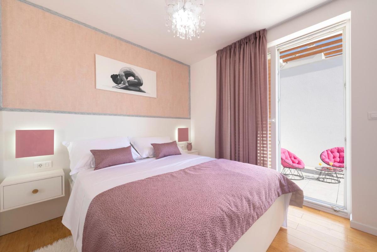 Sunny Bo Villa with a heated pool and rooftop jacuzzi - Housity