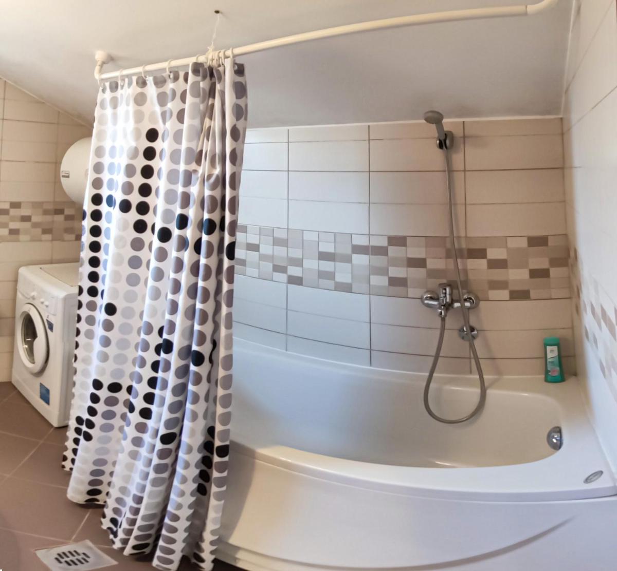 Stone Circle Apartments - Hizvo