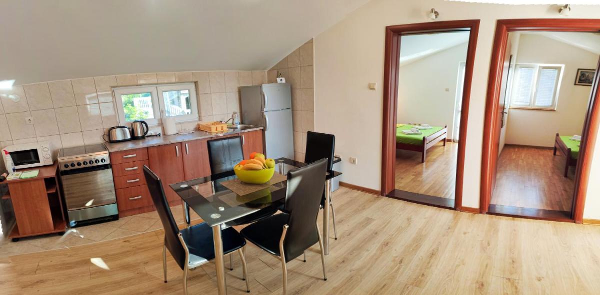 Stone Circle Apartments - Hizvo