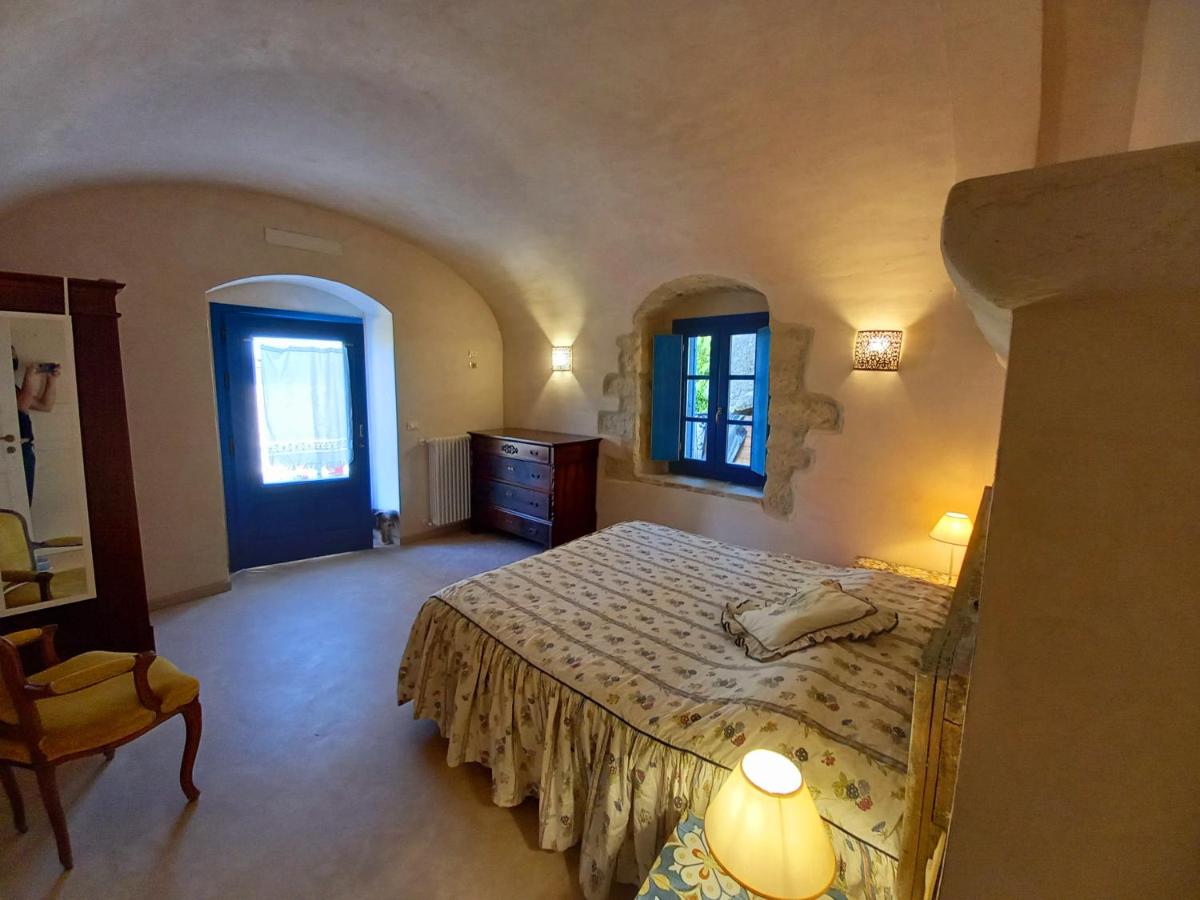 La casa dalle finestre blu - Housity