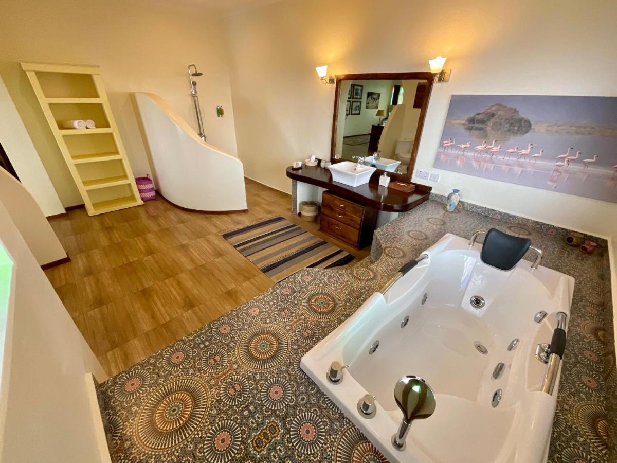 Pink Flamingo Boutique Hotel - Housity