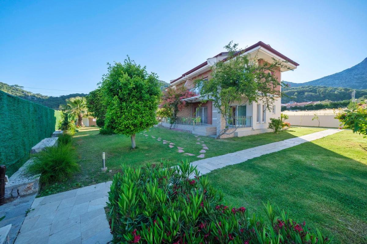 Golden Golf Sar?germe Villalar? - Housity