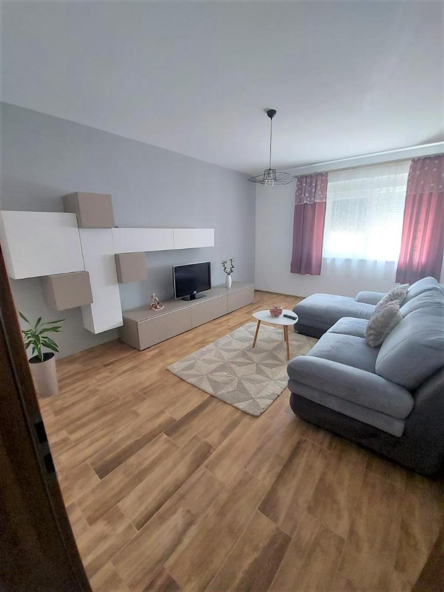 Paula Apartment - Housity