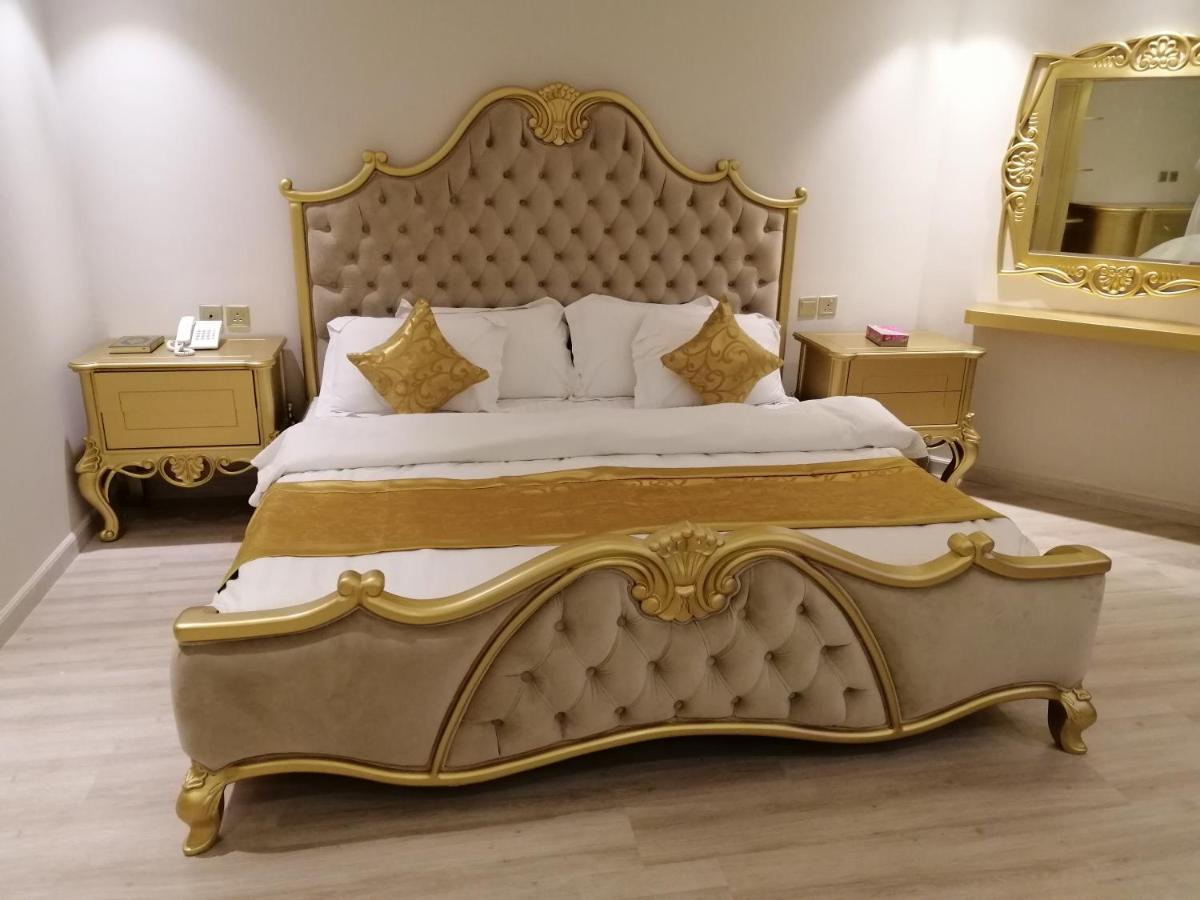 H (Hills) ApartHotel - Housity