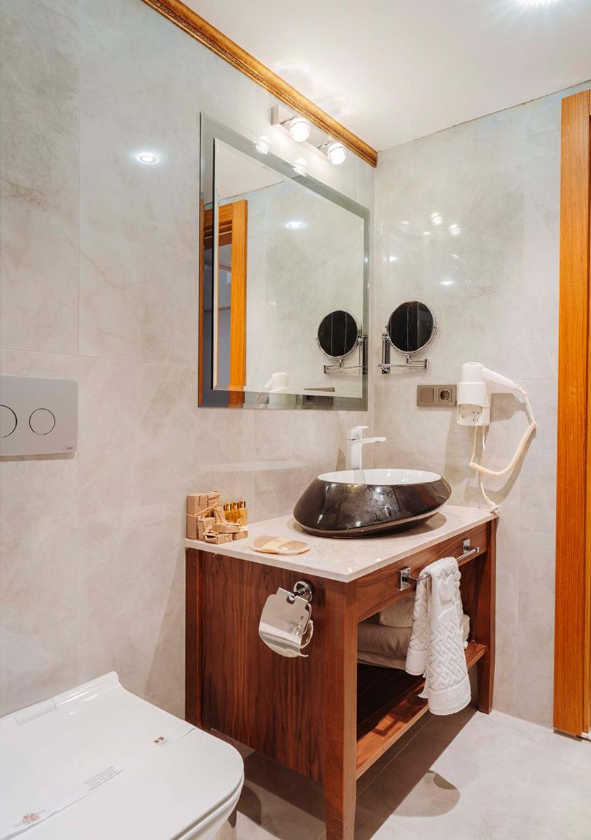 TS Park Hotel - Housity
