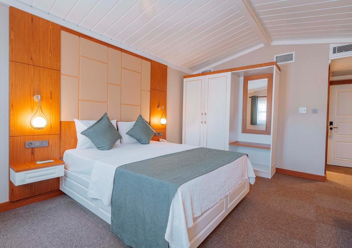 TS Park Hotel - Housity